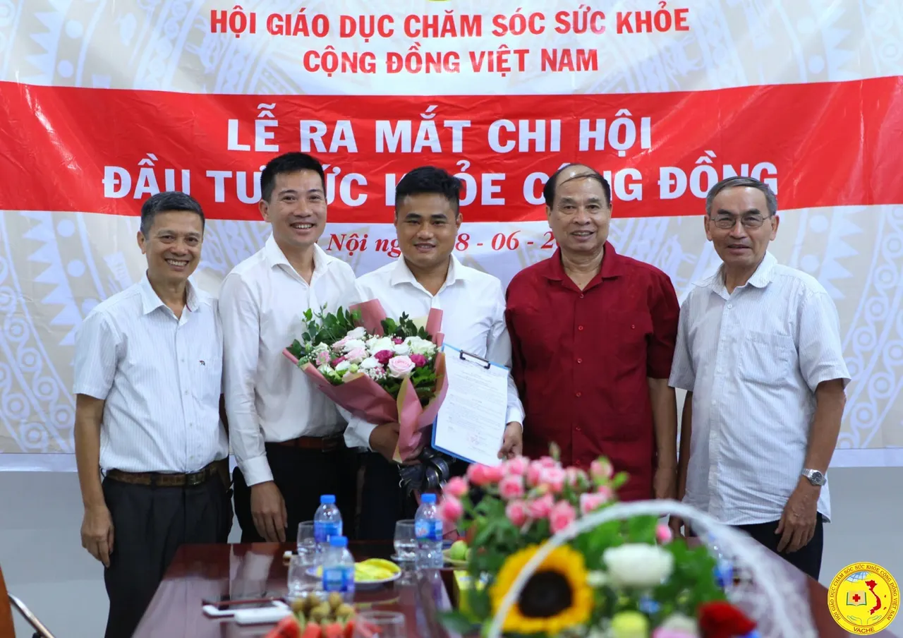 Ảnh: Ra mặt Chi hội đầu tư sức khỏe cộng đồng