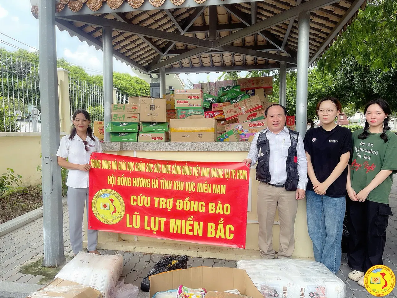 Ảnh: Trung Ương VACHE Tại TP. HCM Kết Hợp Cùng Hội Đồng Hương Hà Tĩnh Khu Vực Phía Nam Cứu Trợ Đồng Bào Lũ Lụt Miền Bắc