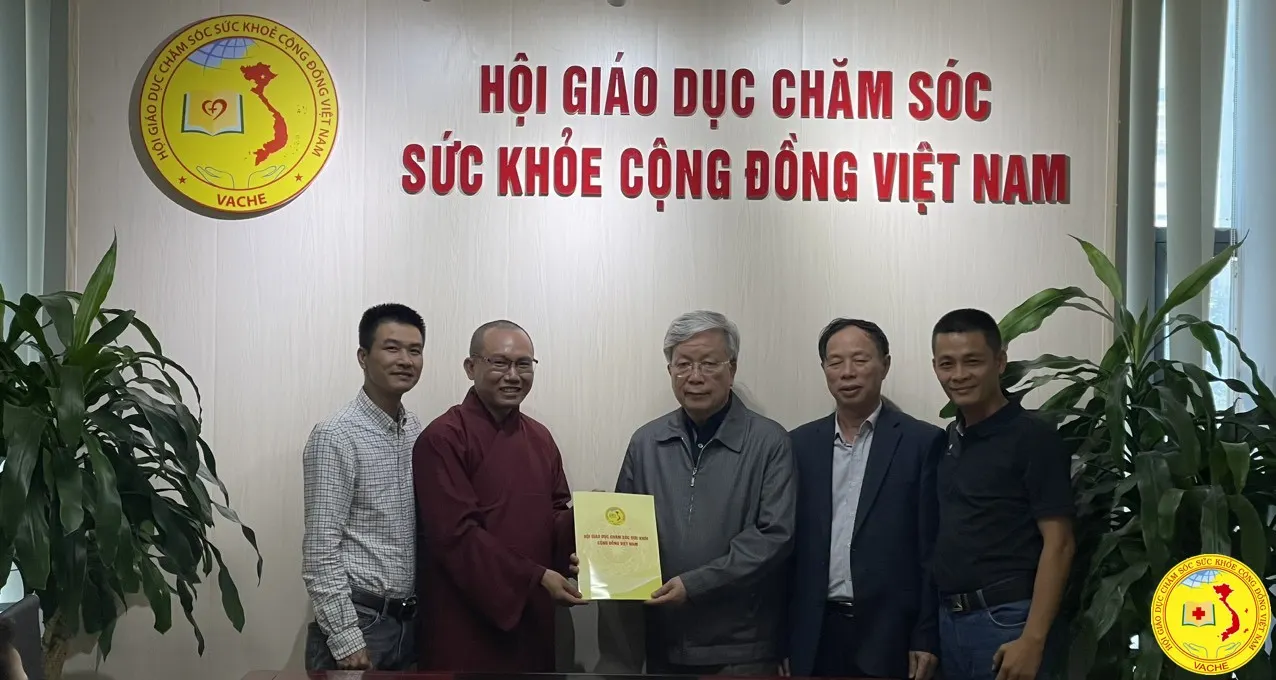 Ảnh: Hội Giáo dục chăm sóc sức khoẻ cộng đồng Việt Nam thành lập Chi hội Bông Sen Trắng