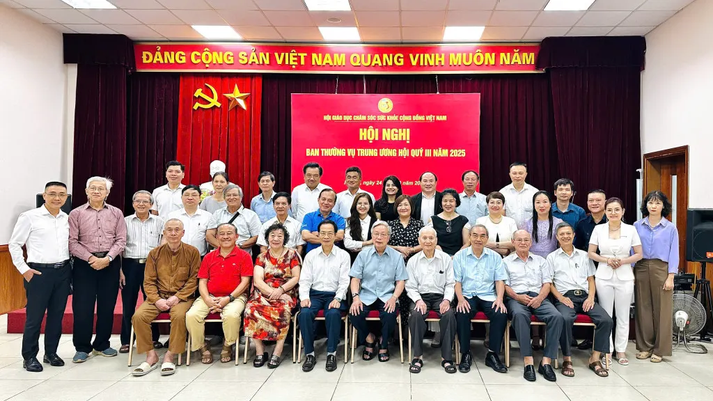 Ảnh: Hội nghị Ban Thường vụ Trung ương Hội VACHE: Tham luận khoa học định hướng chăm sóc sức khỏe cộng đồng