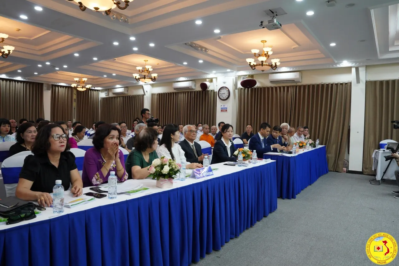 Ảnh: Hội thảo khoa học ứng dụng công nghệ trong quản lý và chăm sóc sức khỏe cộng đồng