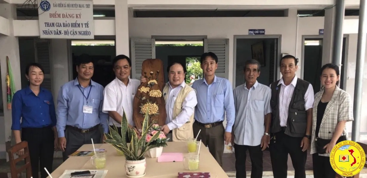 Ảnh: Đoàn từ thiện Vì Cộng đồng trao quà từ thiện tại Vĩnh Long dịp Tết Trung Thu 2019