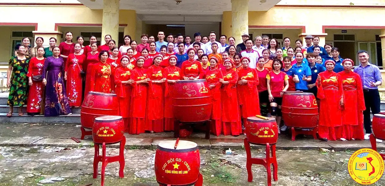 Ảnh: Hội GDCSSKCĐ Việt Nam gặp gỡ chúc mừng, động viên các vận động viên chi hội GDCSSKCĐ MÊ LINH tham gia giải bóng chuyền hơi trung cao tuổi khu vực phía bắc năm 2024