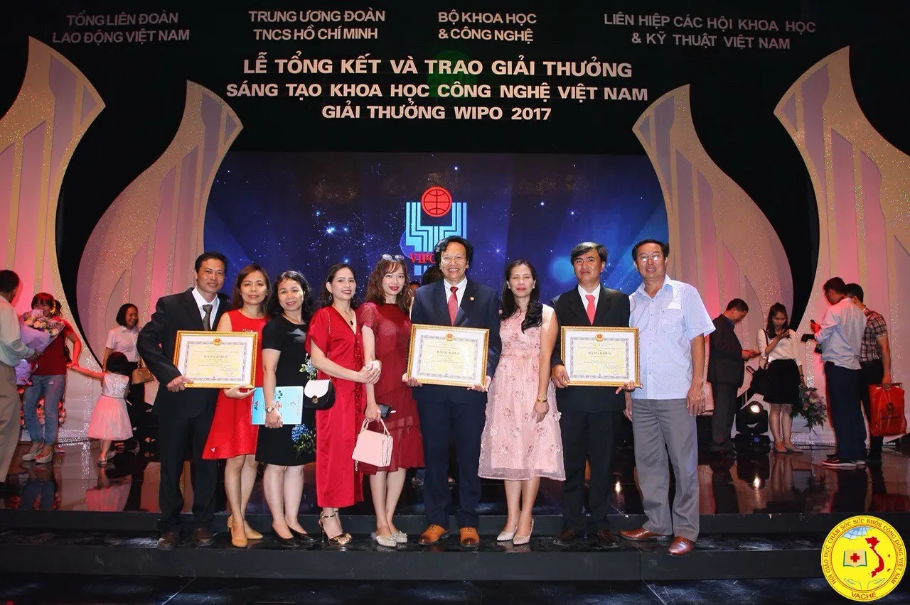 Ảnh: Những cống hiến và tâm huyết của bác sĩ Doãn Hữu Long