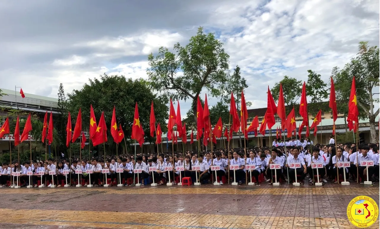 Ảnh: Trao tặng hàng trăm suất học bổng mùa tựu trường tại cà mau