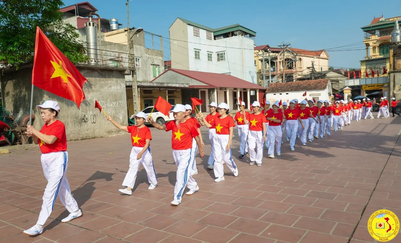 Hội viên diễu hành cổ động vì sức khỏe cộng đồng