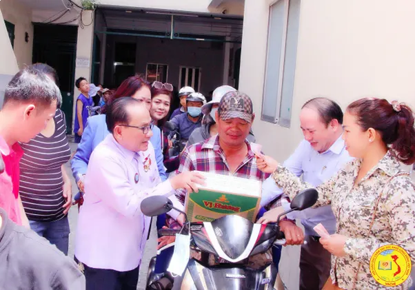 Ảnh: Trao tặng hơn 330 phần quà cho người già neo đơn, trẻ em cơ nhỡ, khuyết tật mùa Vu lan báo hiếu