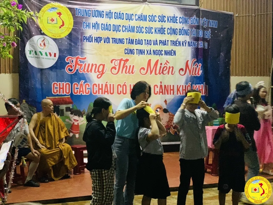 Ảnh: Chi Hội GDCSSKCĐ Tài Hoa Trẻ - Hội GDCSSKCĐ Việt Nam “ nhiều hoạt động ý nghĩa đến với người nghèo dịp trung thu”