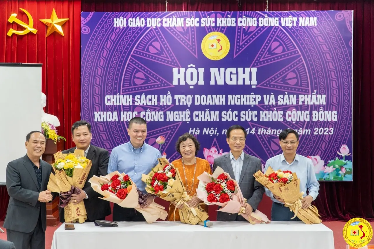 Ảnh: Hội nghị Chính sách hỗ trợ doanh nghiệp và sản phẩm khoa học công nghệ chăm sóc sức khỏe cộng đồng