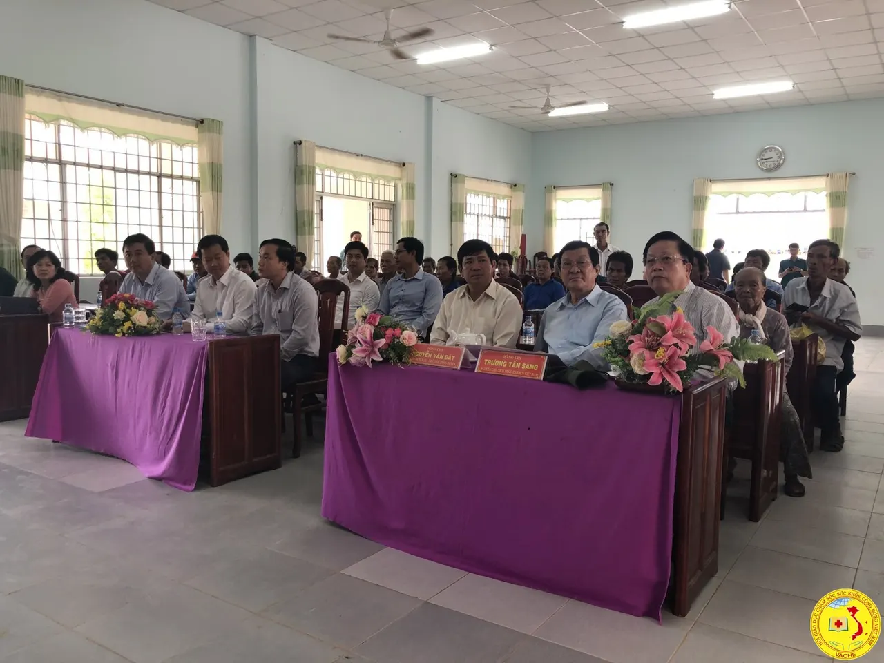 Ảnh: Trao tặng bò giống tại Mộc Hóa - Long An