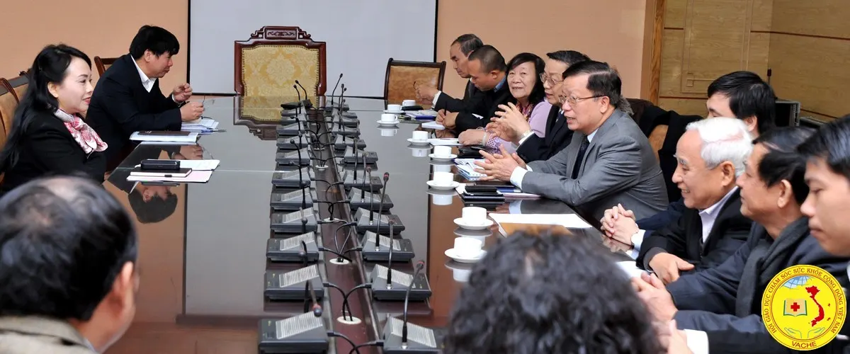 Ảnh: Bộ trưởng Bộ y Tế làm việc với Trung ương Hội giáo dục Chăm sóc Sức khỏe Cộng đồng Việt Nam