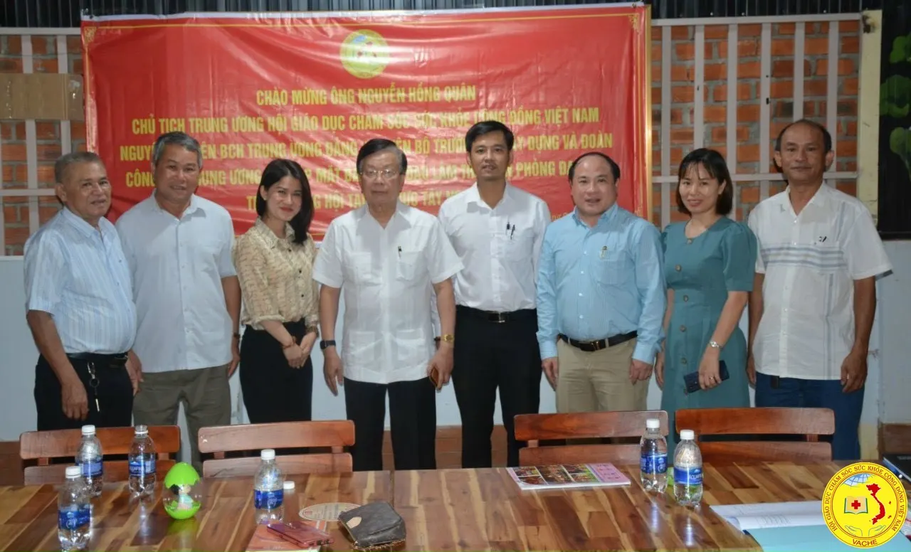Ảnh: Chủ tịch Hội dự Đại hội Dưỡng sinh Tâm thể tỉnh ĐăkLăk và gặp mặt các đơn vị trực thuộc Trung ương Hội tại Tây Nguyên