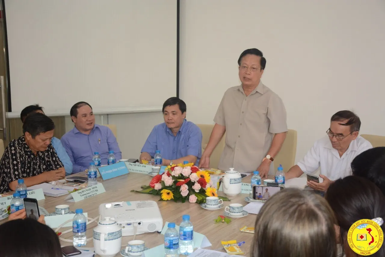 Ảnh: Chủ tịch VACHE làm việc với các đơn vị đầu mối phía Nam
