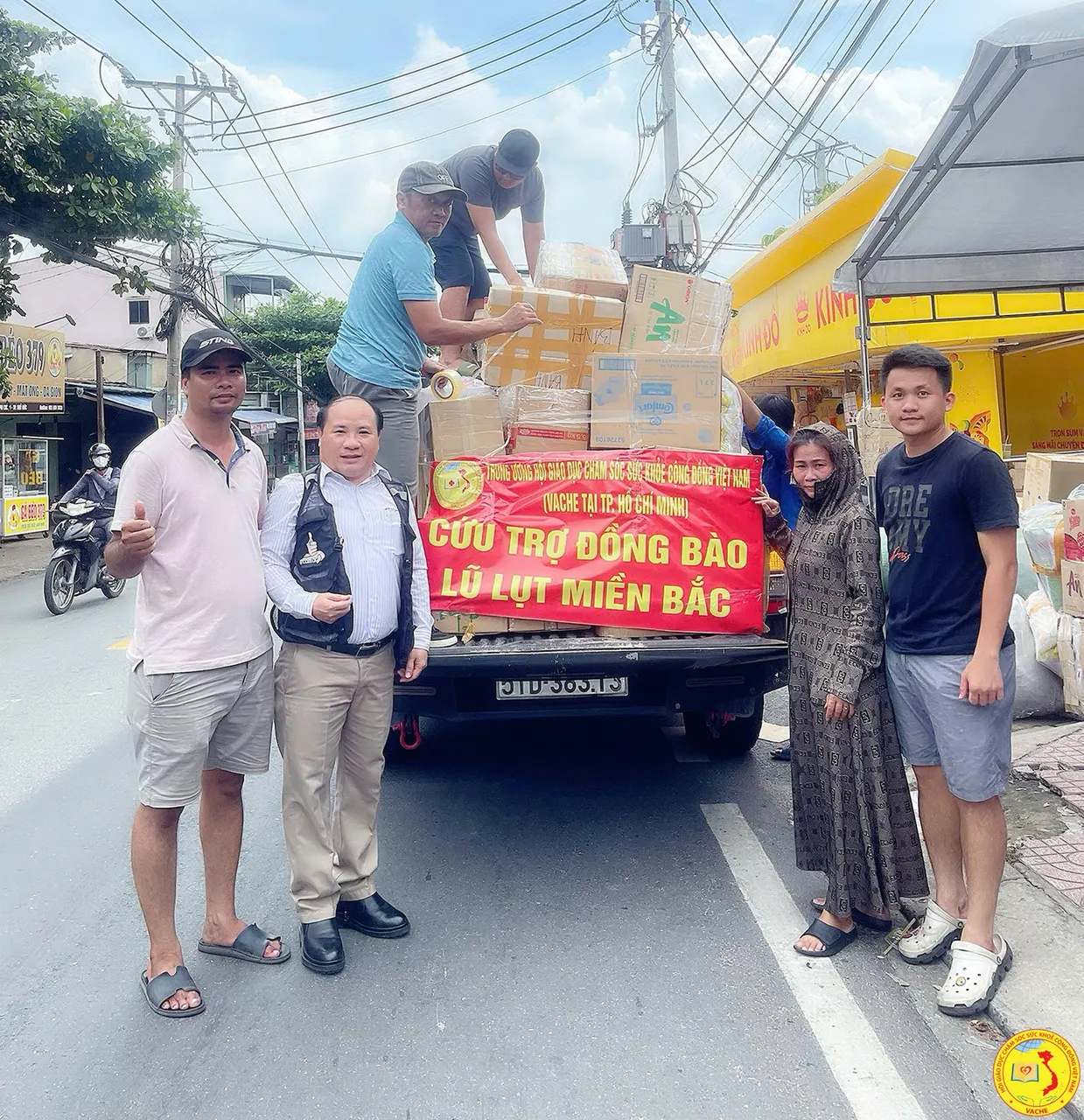 Ảnh: Văn phòng đại diện phía nam hội GDCSSKCĐ Việt Nam tổ chức chuyến thiện nguyện hướng về bà con miền bắc.