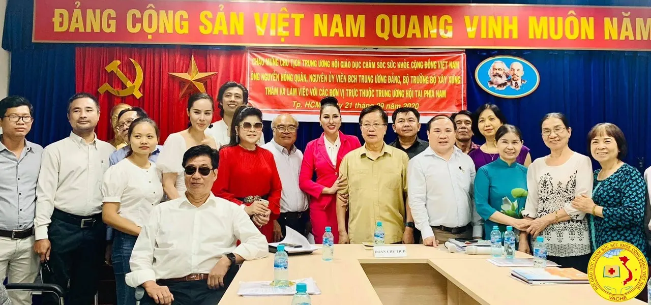 Ảnh: Chủ tịch Trung ương Hội Giáo dục chăm sóc sức khỏe cộng đồng Việt Nam thăm và làm việc với Văn phòng Đại diện Hội tại Tp.HCM