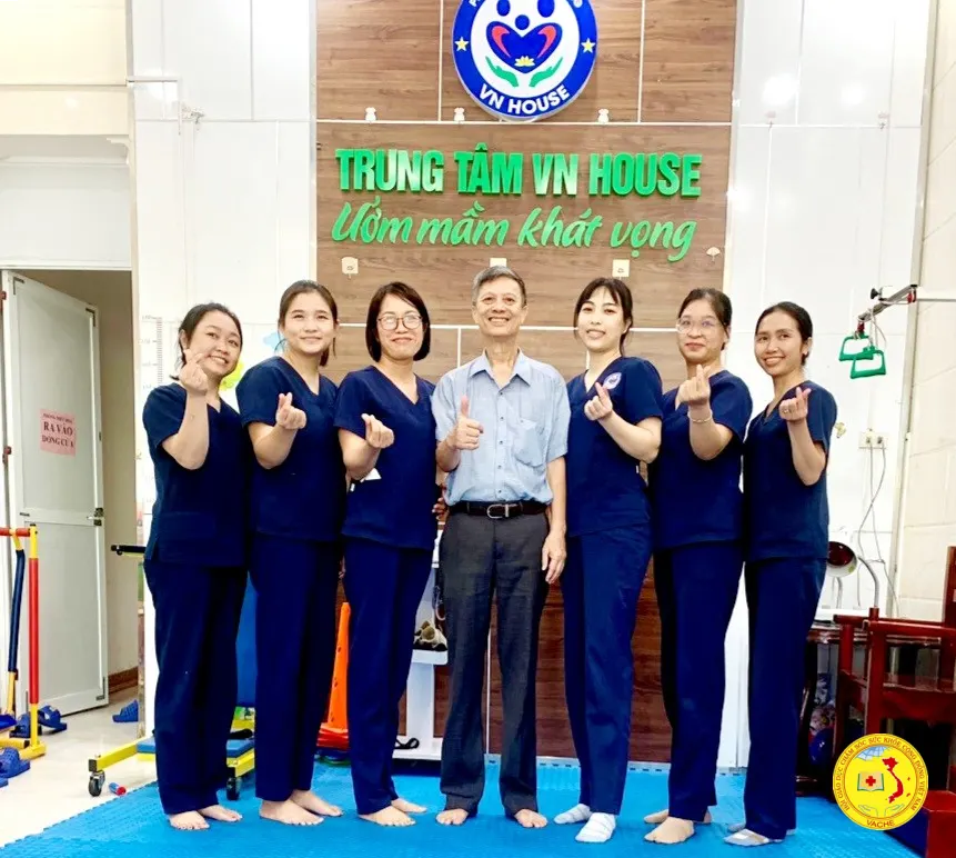 Ảnh: Trung tâm VN House trực thuộc TW hội đón đoàn công tác từ BCH TW Hội đến thăm và làm việc.