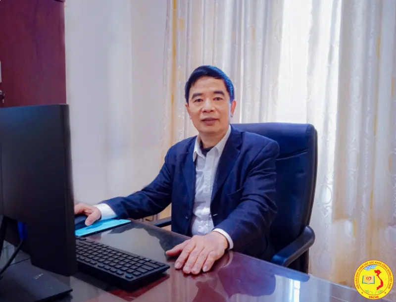 Ảnh: GS.TS. Nguyễn Công Khanh – Nhà nghiên cứu hàng đầu về giáo dục, khoa học não bộ và trị liệu tâm thể.