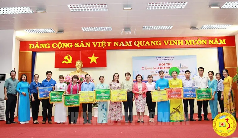 Ảnh: Tập thể trường Tiểu Học Lê Thị Hồng Gấm đại diện cho Phường 10 - Quận Tân Bình đoạt giải nhất hội thi Công Dân Thành Phố 2023 Hành Trình Văn Hoá